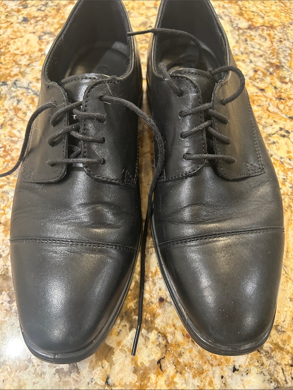 Ecco Black Leather Lace-Up Cap-Toe Oxfords